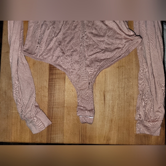 Lulu’s V-Neck, Balloon Sleeve, Long sleeve bodysuit, size S - Picture 6 of 8